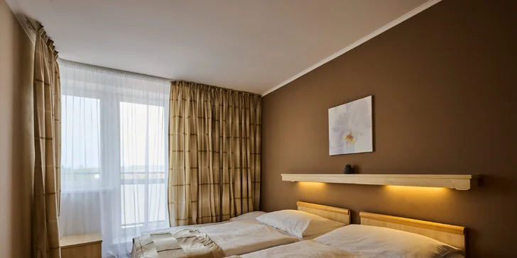 Pobyt v Posázaví: strava, veřejné i privátní wellness, plný minibar i večeře při svíčkách