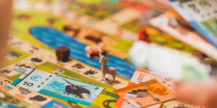 Celodenní vstup do Farmaparku včetně všech atrakcí a kyblík krmení nebo plyšák