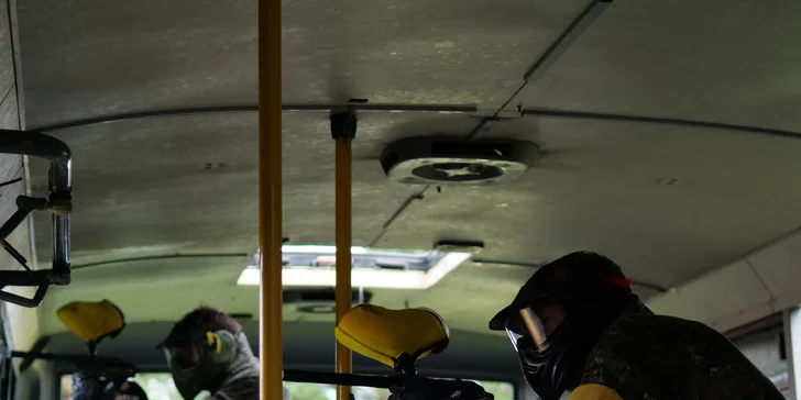Akční bitva na 3 000 m²: paintball v městské aréně Nechanice pro 1–10 osob