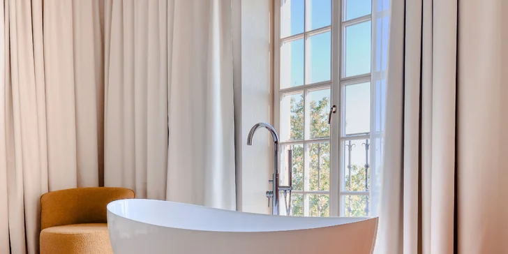 Úchvatný 5* zámek v Krakově: panoramatický výhled, snídaně či polopenze