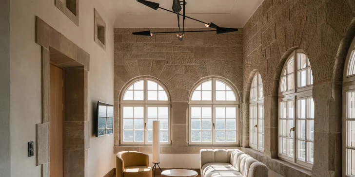 Úchvatný 5* zámek v Krakově: panoramatický výhled, snídaně či polopenze