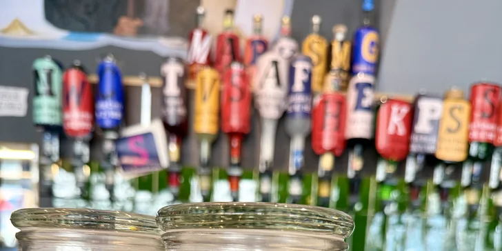 Nápoj a dort podle výběru nebo kolážování v kreativní kavárně pro 1 nebo 2 osoby