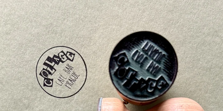 Nápoj a dort podle výběru nebo kolážování v kreativní kavárně pro 1 nebo 2 osoby