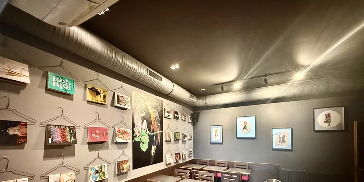 Nápoj a dort podle výběru nebo kolážování v kreativní kavárně pro 1 nebo 2 osoby