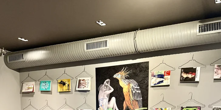 Nápoj a dort podle výběru nebo kolážování v kreativní kavárně pro 1 nebo 2 osoby