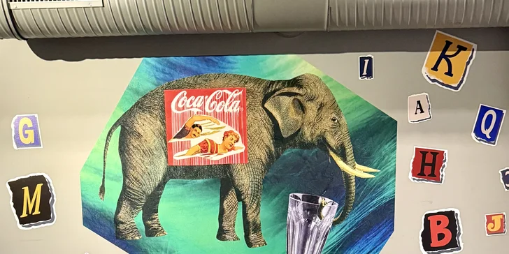 Nápoj a dort podle výběru nebo kolážování v kreativní kavárně pro 1 nebo 2 osoby