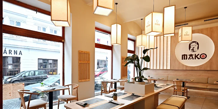 Japonské degustační menu se steakem či úhořem a sklenkou vína pro dva