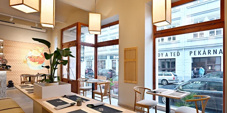 Japonské degustační menu se steakem či úhořem a sklenkou vína pro dva