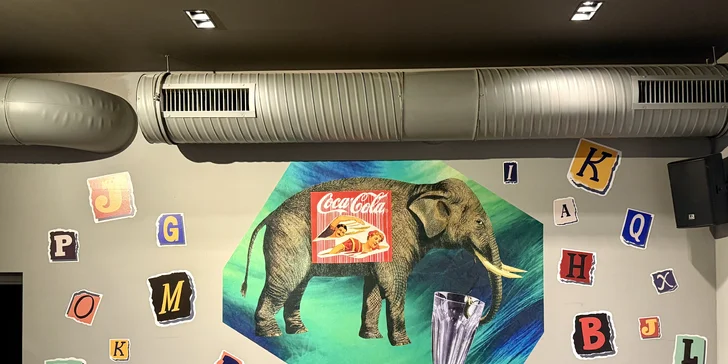 Nápoj a dort podle výběru nebo kolážování v kreativní kavárně pro 1 nebo 2 osoby