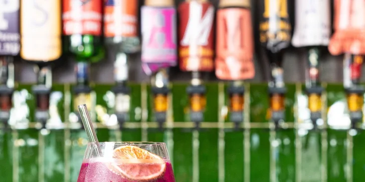 Výborné pití a unikátní prostor: koktejly, káva i nealko drinky v Collage café bar
