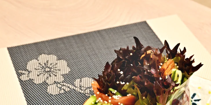 Japonské degustační menu se steakem či úhořem a sklenkou vína pro dva