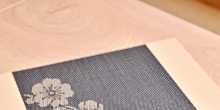 Japonské degustační menu se steakem či úhořem a sklenkou vína pro dva