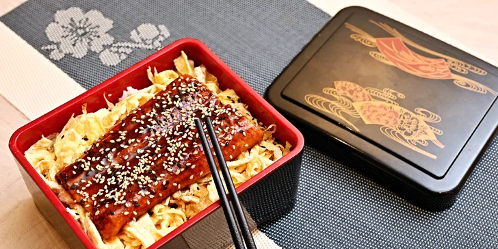 Japonské degustační menu se steakem či úhořem a sklenkou vína pro dva