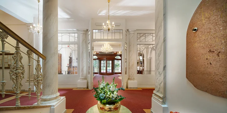 Pobyt ve 5* hotelu v centru Františkových Lázních: snídaně či polopenze, wellness i procedury