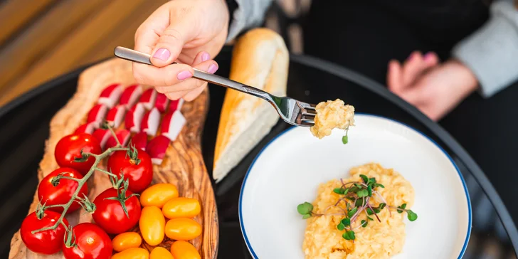 Za romantikou do Ostravy: tiny house s kuchyní, Netflixem i terasou s posezením