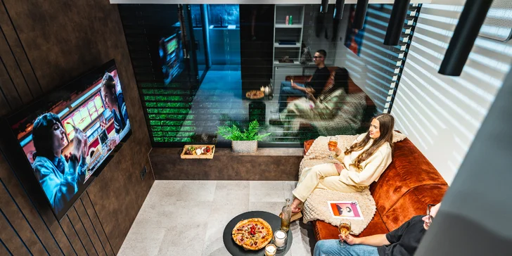 Za romantikou do Ostravy: tiny house s kuchyní, Netflixem i terasou s posezením