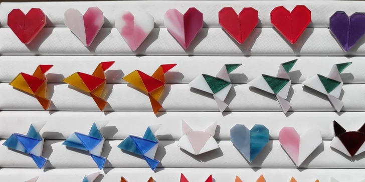 Vyrobte si vlastní brož nebo náušnice: kurz výroby skleněných šperků pro 1 osobu