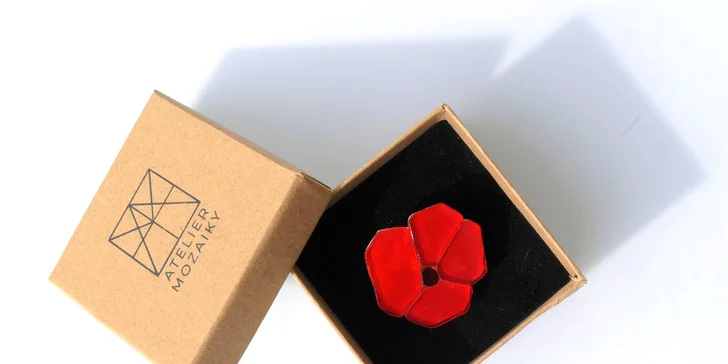 Vyrobte si vlastní brož nebo náušnice: kurz výroby skleněných šperků pro 1 osobu