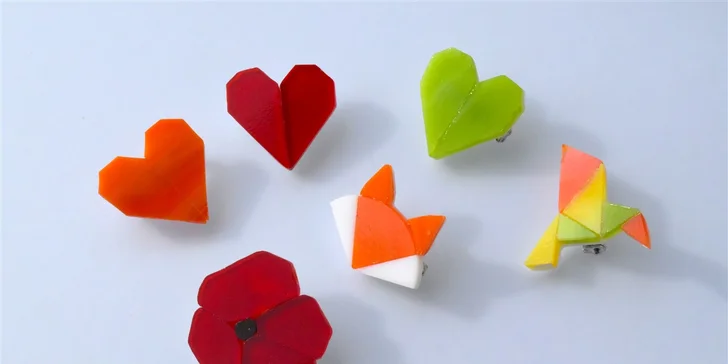 Vyrobte si vlastní brož nebo náušnice: kurz výroby skleněných šperků pro 1 osobu