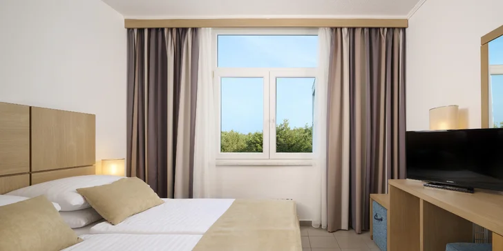 Dovolená na ostrově Krk: 3* hotel kousek od pláže, strava i 2 děti do 9,99 let zdarma