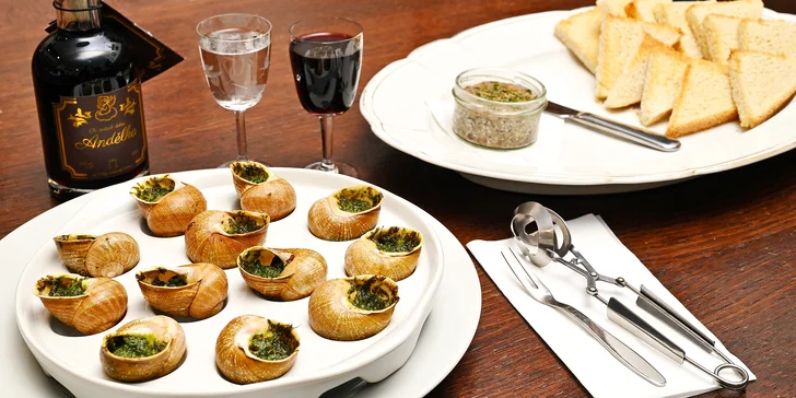 Ochutnejte první republiku: šnečí delikatesy včetně ochutnávky tradičního likéru a ginu