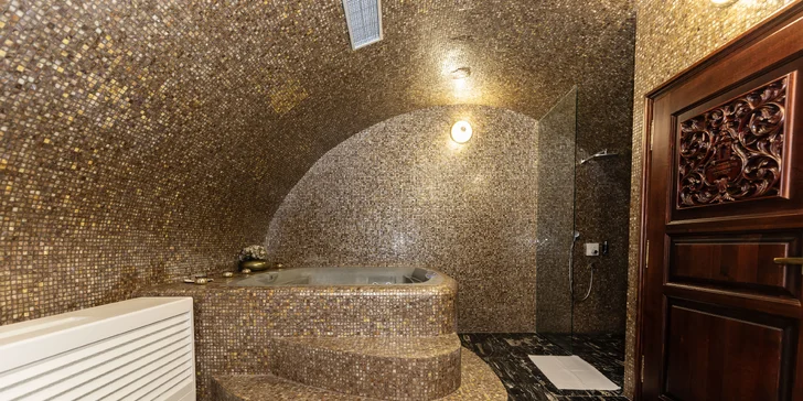 Luxus s nádechem historie: hotel v centru Českého Krumlova se snídaní i wellness