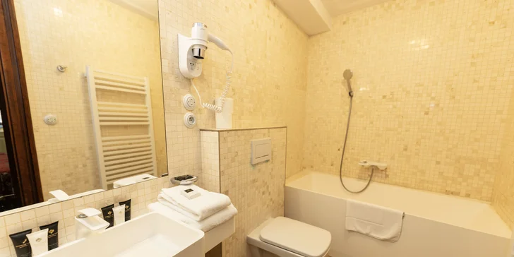 Luxus s nádechem historie: hotel v centru Českého Krumlova se snídaní i wellness