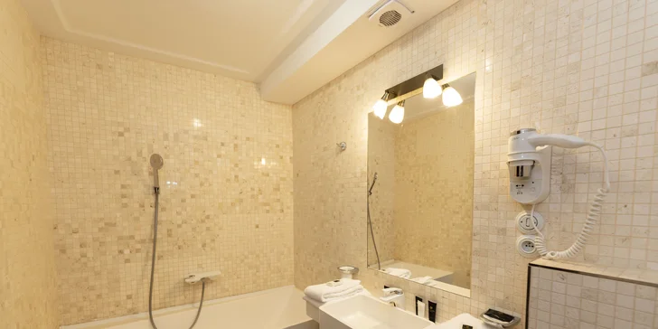 Luxus s nádechem historie: hotel v centru Českého Krumlova se snídaní i wellness