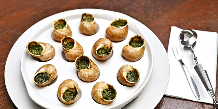 Ochutnejte první republiku: šnečí delikatesy včetně ochutnávky tradičního likéru a ginu