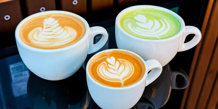 Slavné kouzelnické nápoje, vánoční kávové speciály i permanentky na 3 nebo 10 káv s sebou