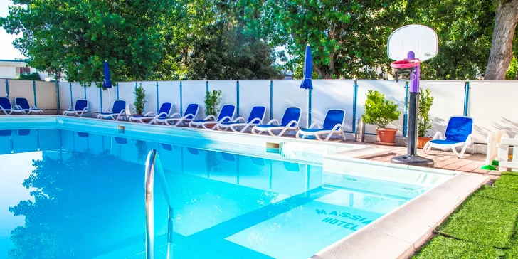Jaderská riviéra poblíž Rimini: 3* hotel blízko pláže, plná či polopenze, venkovní bazén