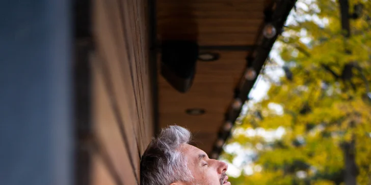 Na den modelem či modelkou: magazínové street focení vč. účesu a líčení, 60–⁠⁠⁠⁠⁠⁠120 minut