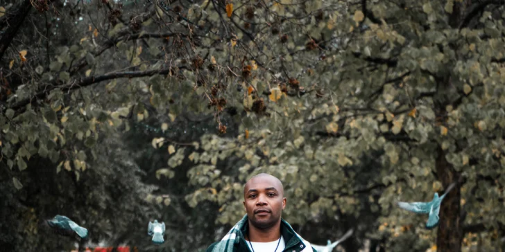 Na den modelem či modelkou: magazínové street focení vč. účesu a líčení, 60–⁠⁠⁠⁠⁠⁠120 minut