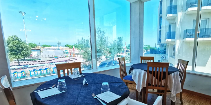 Jaderská riviéra poblíž Rimini: 3* hotel blízko pláže, plná či polopenze, venkovní bazén