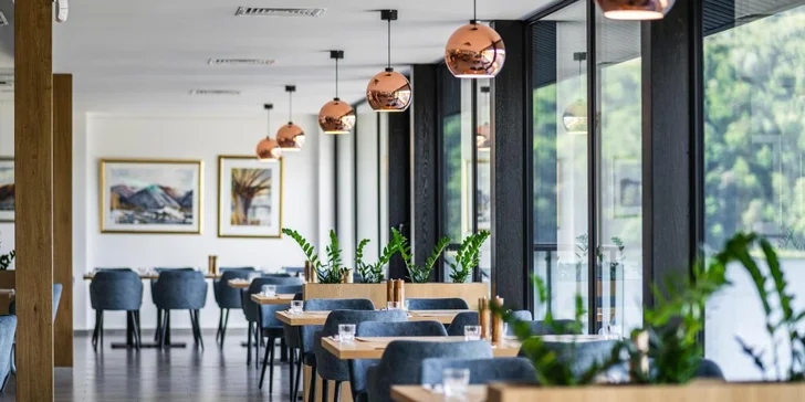 Moderní rodinný spa rezort na břehu Rožnovského jezera s wellness i jídlem