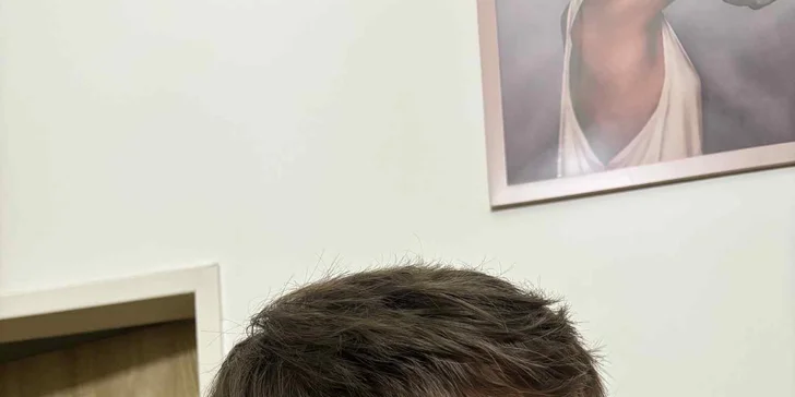 Služby mladého barbera: střih fade do ztracena či klasika se zaholením kontur