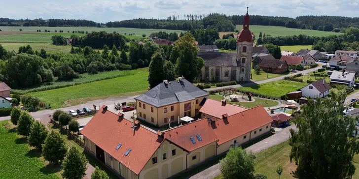 Romantický pobyt v Dubenci: bývalá fara se snídaní a vířivkou