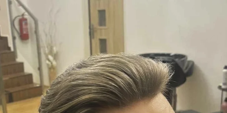 Služby mladého barbera: střih fade do ztracena či klasika se zaholením kontur