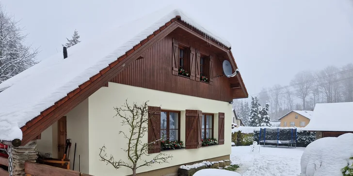 Zrekonstruovaná chalupa ve Frýdlantu nad Ostravicí: přímo u řeky, vlastní sauna, vířivka a zahrada, 9 km od Lysé hory