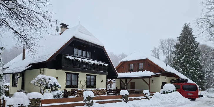 Zrekonstruovaná chalupa ve Frýdlantu nad Ostravicí: přímo u řeky, vlastní sauna, vířivka a zahrada, 9 km od Lysé hory