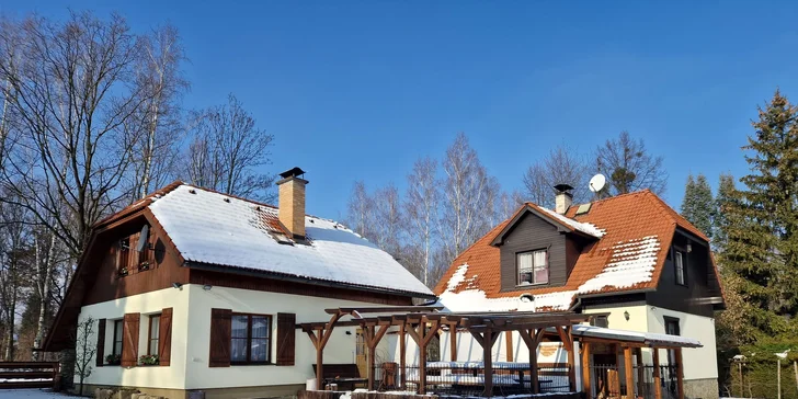 Zrekonstruovaná chalupa ve Frýdlantu nad Ostravicí: přímo u řeky, vlastní sauna, vířivka a zahrada, 9 km od Lysé hory