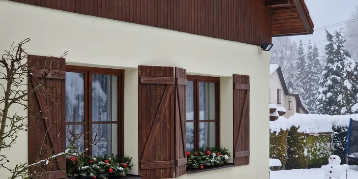 Zrekonstruovaná chalupa ve Frýdlantu nad Ostravicí: přímo u řeky, vlastní sauna, vířivka a zahrada, 9 km od Lysé hory