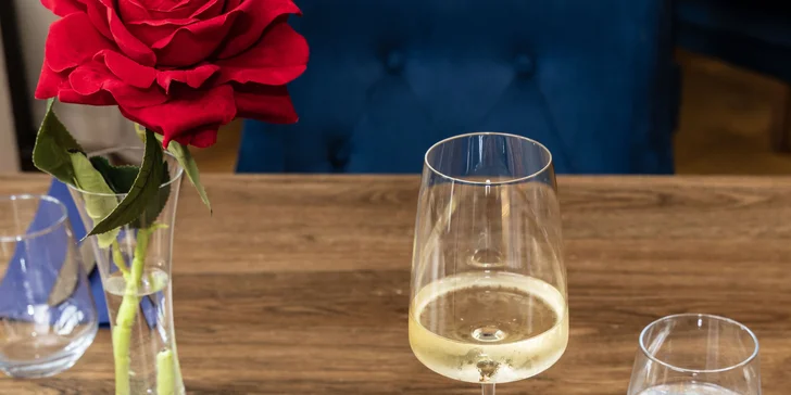 Hostina jako z pohádky: zážitkové degustační menu a wellness v zámeckém hotelu