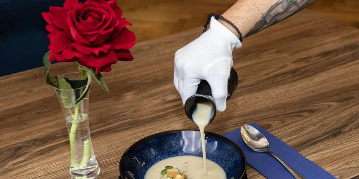 Hostina jako z pohádky: zážitkové degustační menu a wellness v zámeckém hotelu