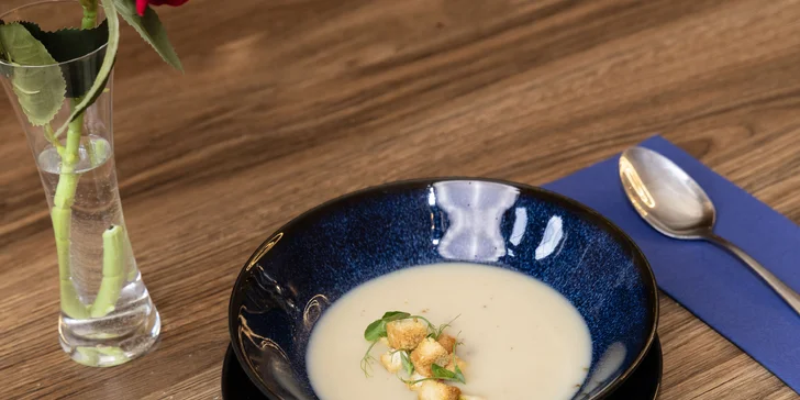 Hostina jako z pohádky: zážitkové degustační menu a wellness v zámeckém hotelu