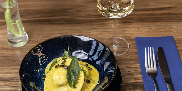 Hostina jako z pohádky: zážitkové degustační menu a wellness v zámeckém hotelu