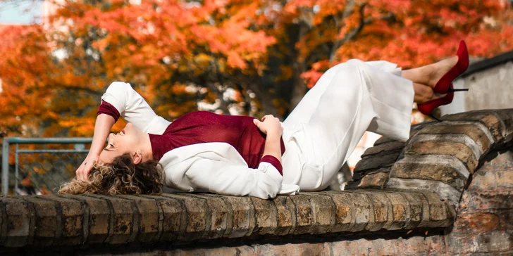 Na den modelem či modelkou: magazínové street focení vč. účesu a líčení, 60–⁠⁠⁠⁠⁠⁠120 minut