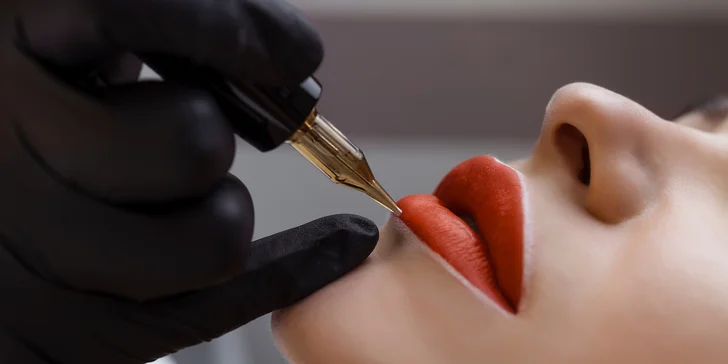 Permanentní make-up rtů i obočí pudrovou metodou či stínováním