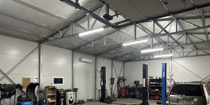 Přehození kol nebo výměna pneumatik: běžné osobní vozy, SUV, MPV a užitkové vozy do 3,5 t