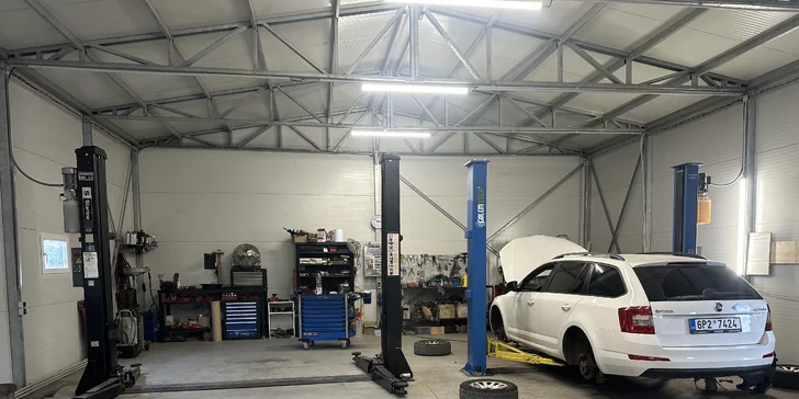 Přehození kol nebo výměna pneumatik: běžné osobní vozy, SUV, MPV a užitkové vozy do 3,5 t